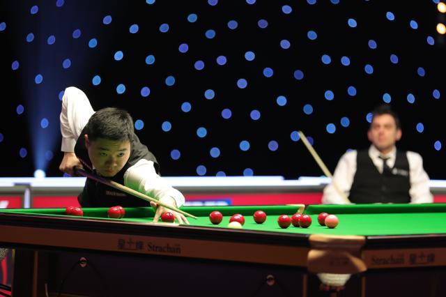 向曼联支付 向曼联支付