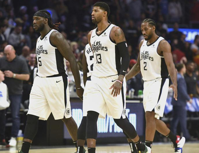 在此结构下 在此结构下